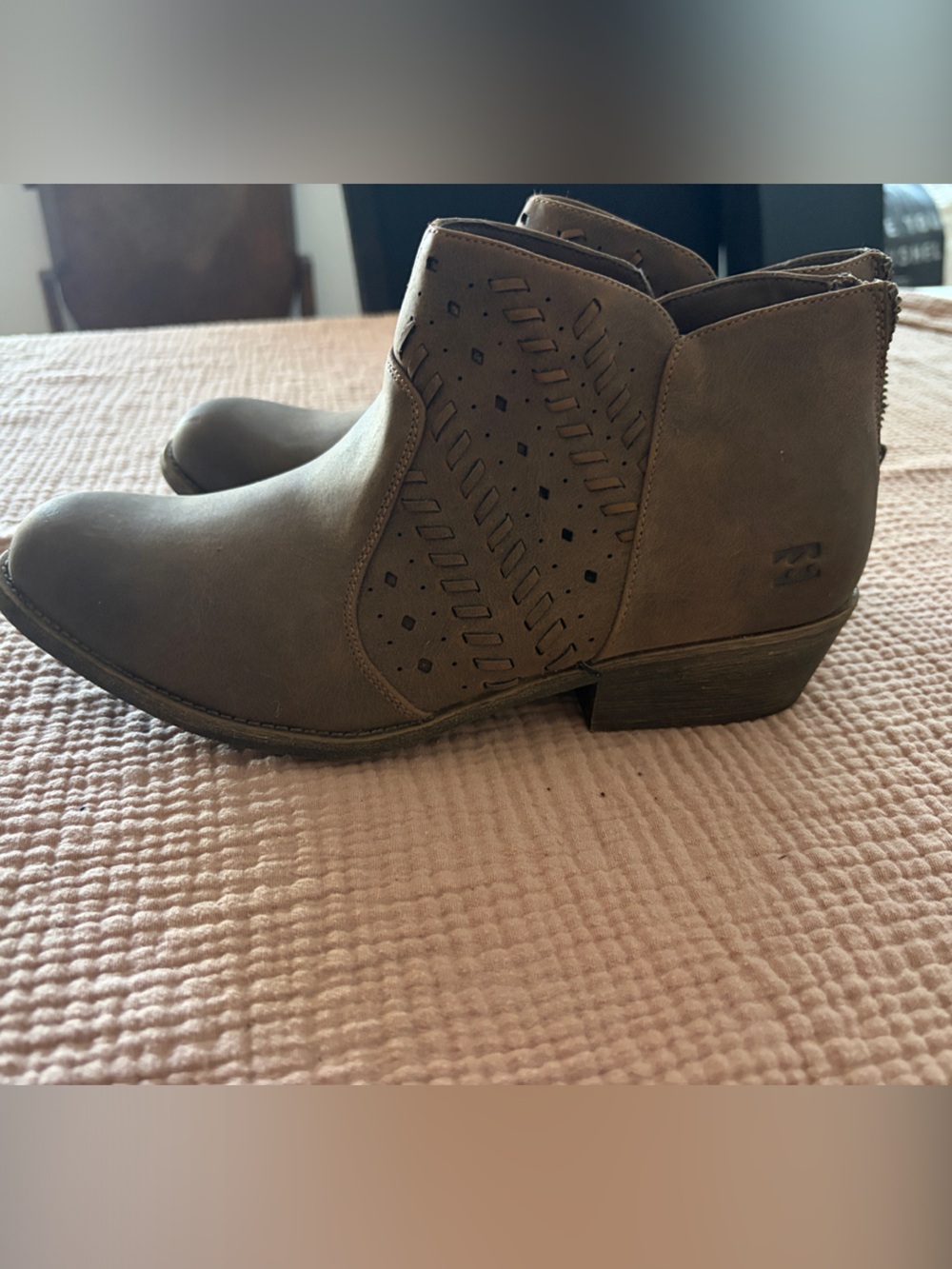 Billabong Women’s Brown Chukka Ankle Boots